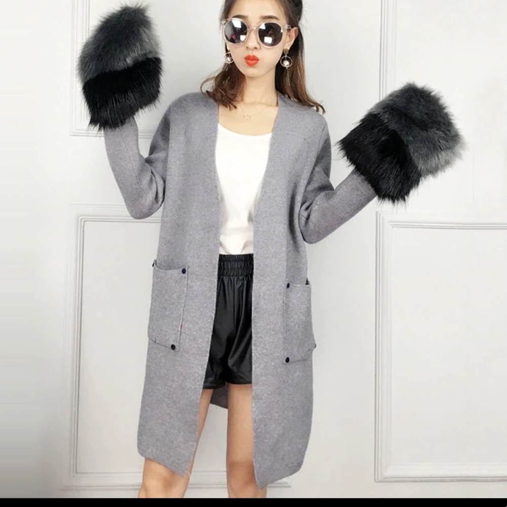 Grey Long Cardigan With Detachable Fur Pockets - Picture 6 of 8